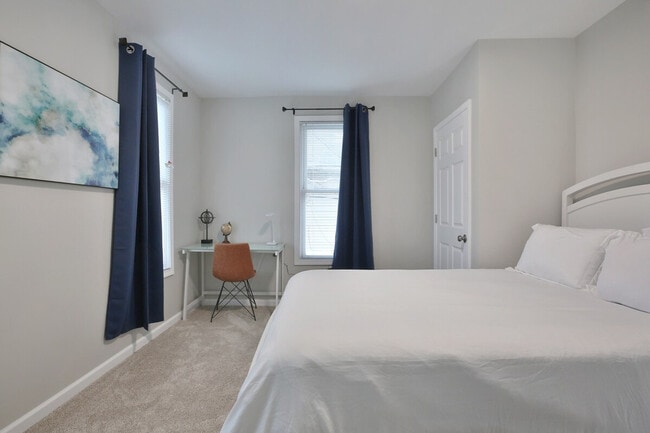 Building Photo - 137 E Tompkins St