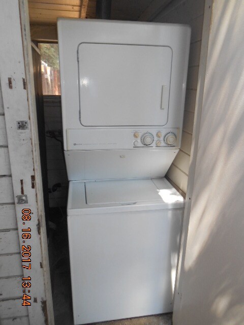 Building Photo - 150 Scott St