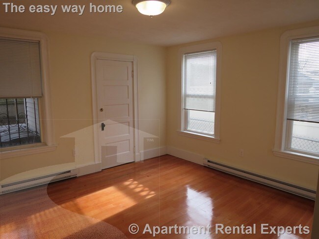 Building Photo - 14 Garrison Ave