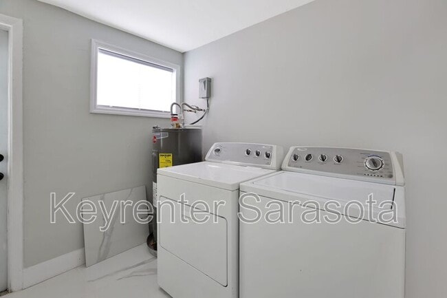 Building Photo - 130 Virginia Ct