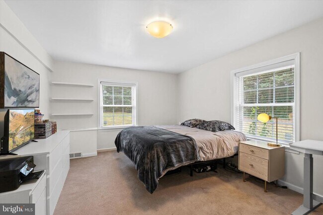 Building Photo - 3332 Spring Ln