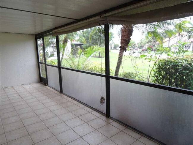 Building Photo - 10253 Riverbend Terrace