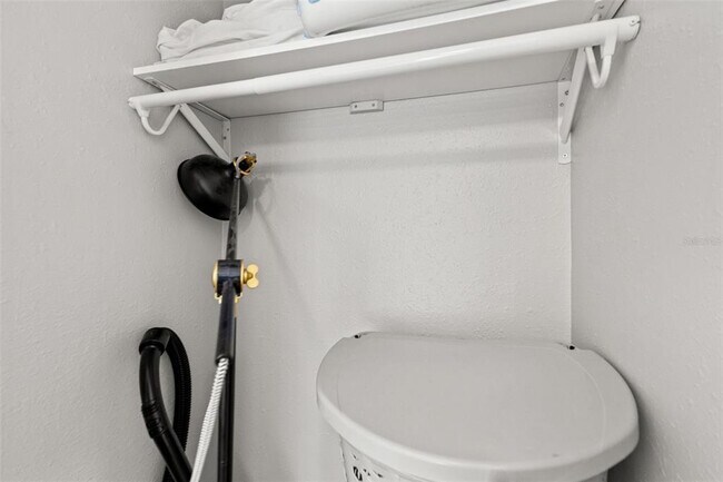 Building Photo - 923 E 12th Ave