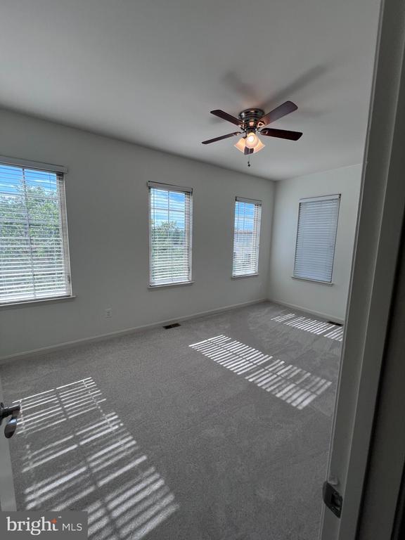 Building Photo - 22806 Breezy Hollow Dr