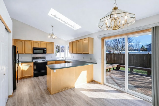 Building Photo - 18624 E 8th Ave