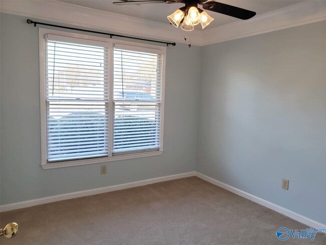 Building Photo - 1100 Leeward Dr SE