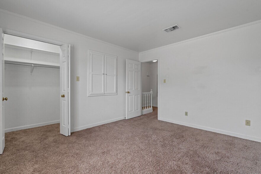Building Photo - 608 N Jefferson