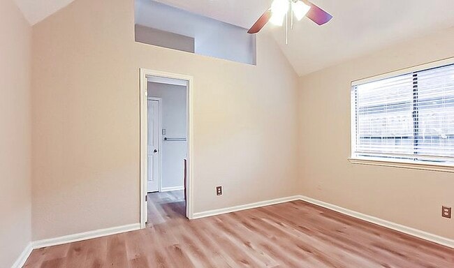 Building Photo - 2627 S Brompton Dr