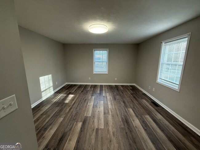 Building Photo - 5 Arnco 1st St