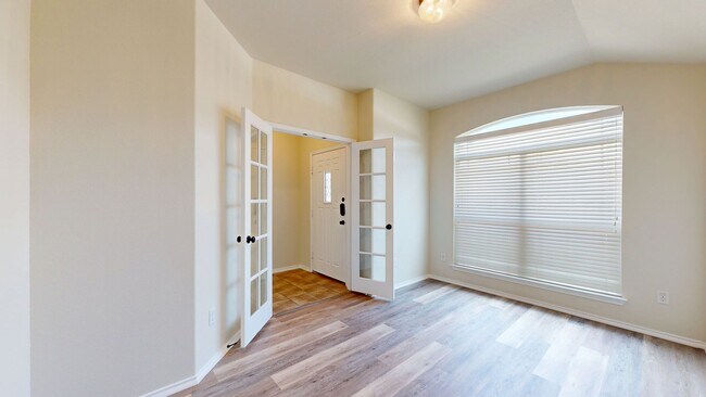 Building Photo - REMODELED BEAUTY WAITING FOR YOU BY FORT H...