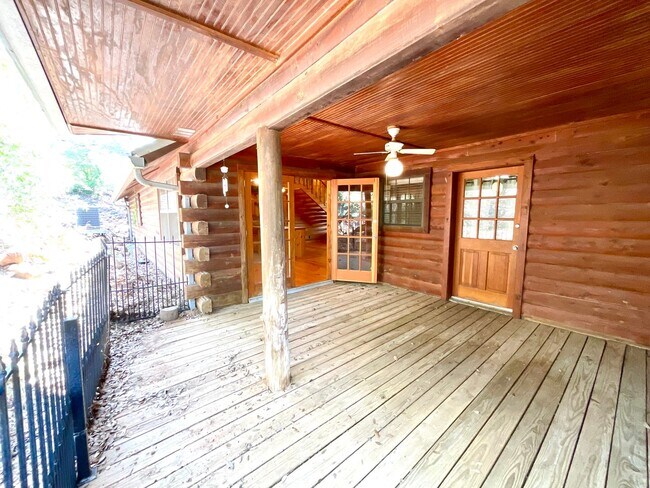 Building Photo - 103 Beach Dr