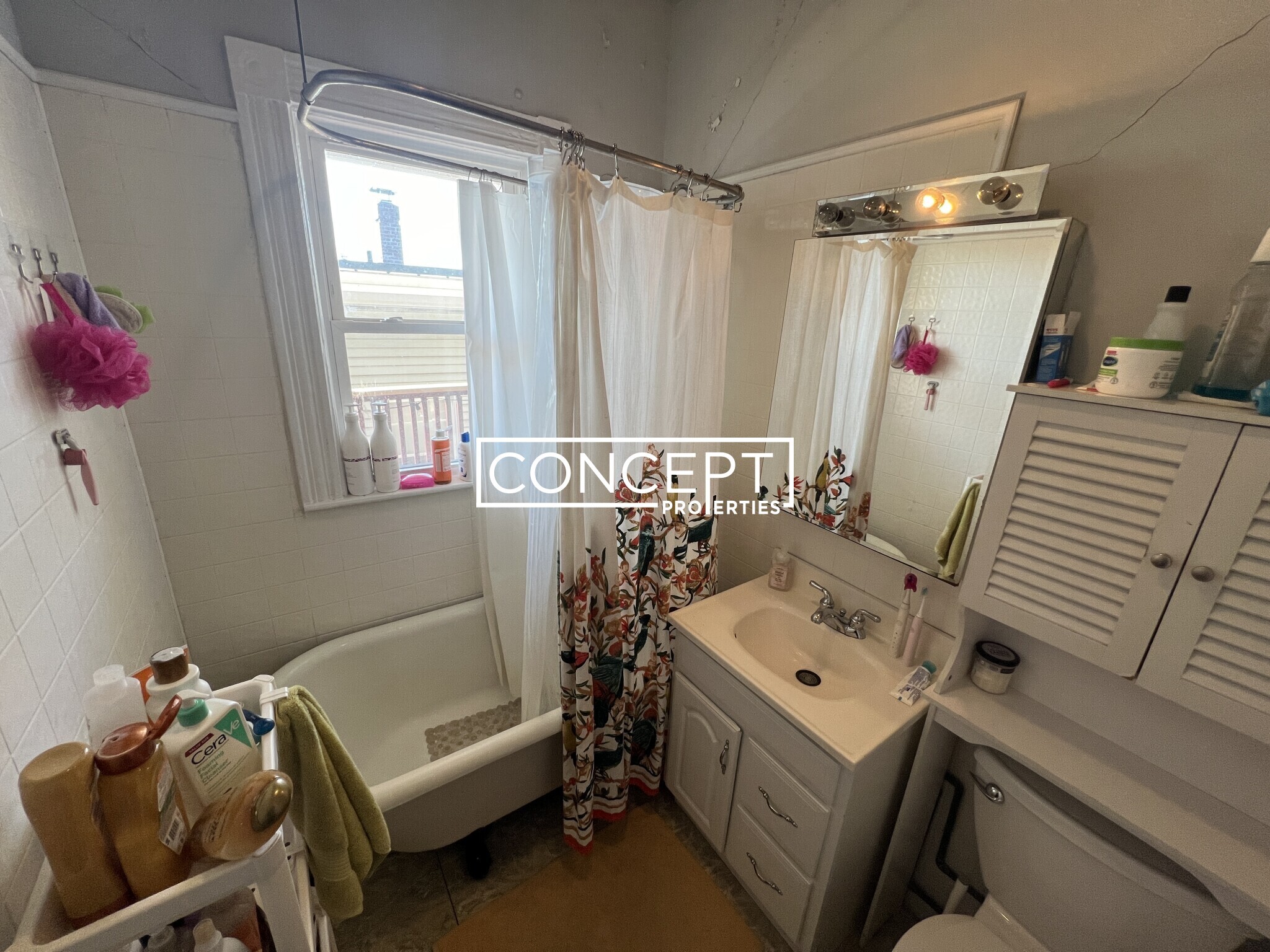 Building Photo - 51 Ibbetson St