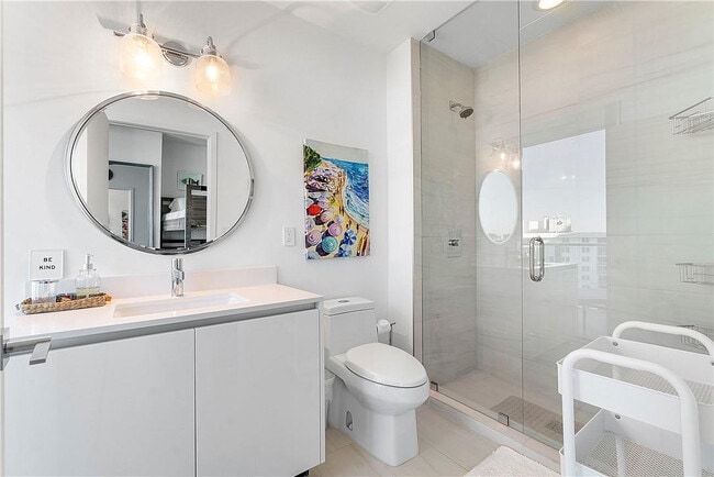 Building Photo - 2200 N Ocean Blvd