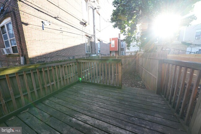 Building Photo - 5214 Heston St