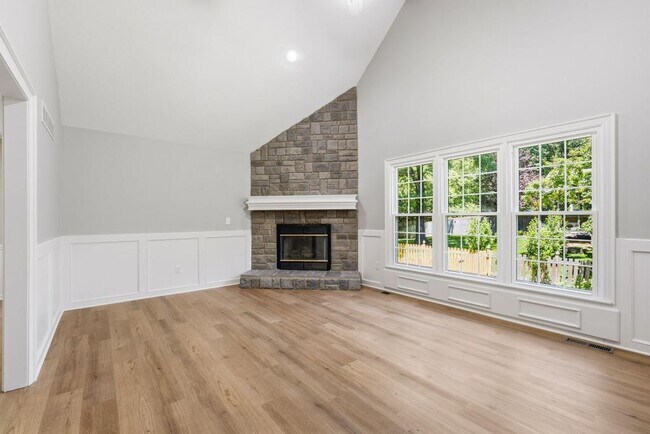 Building Photo - 11804 Oakmont St