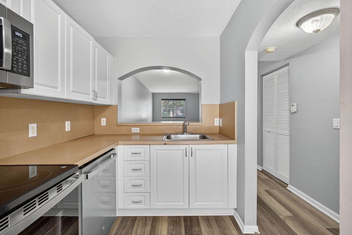 Building Photo - 3770 N Jog Rd