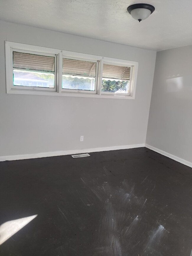 Building Photo - 12510 Summerland Ave
