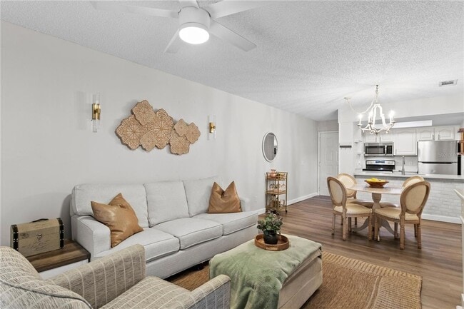 Building Photo - 4506 S Oak Dr