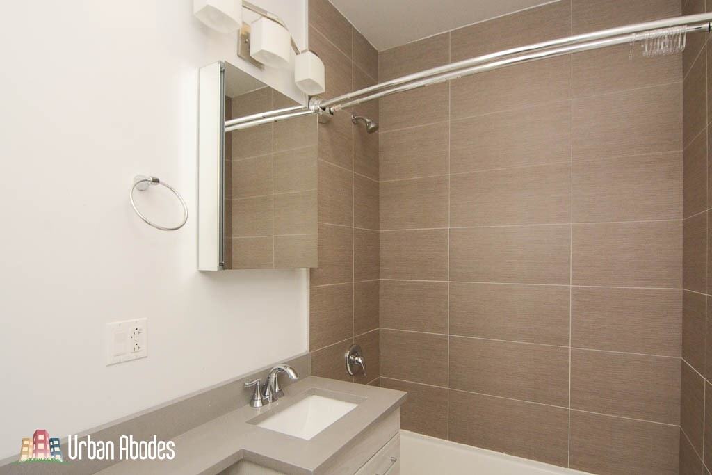 Building Photo - 555 Chestnut St