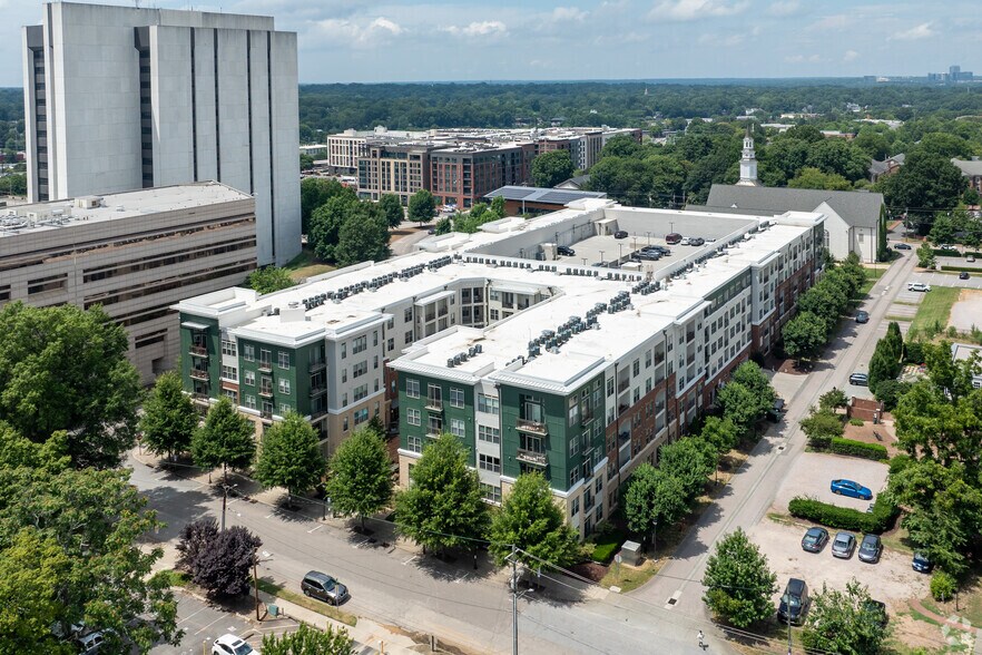 Primary Photo - Elan City Center