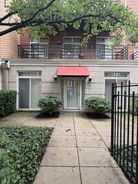 Building Photo - 1033 E 46th St