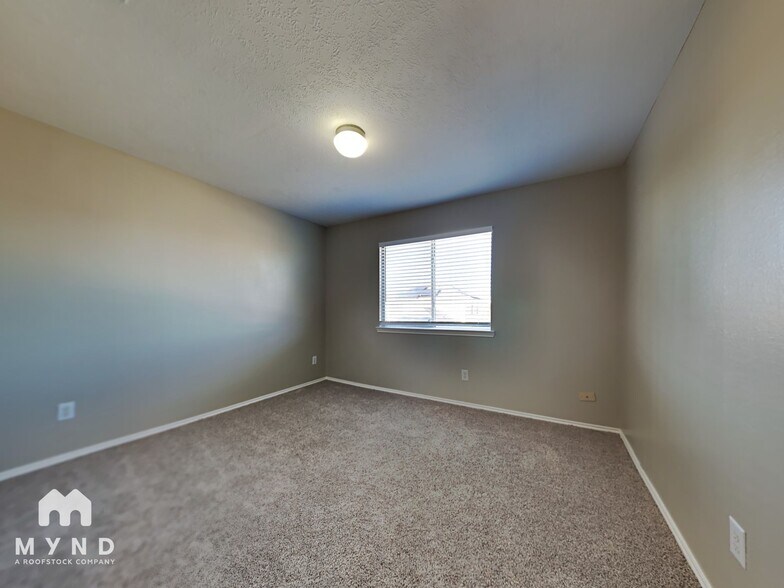 Building Photo - 9027 Farm Ridge Ln