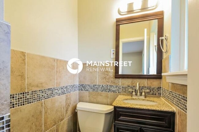 Building Photo - 3 Bedroom Pet-Friendly Home in St. Charles...