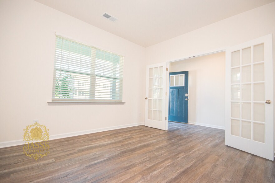 Building Photo - 1361 Secrest Commons Dr