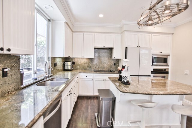 Building Photo - 5326 Charlotta Dr