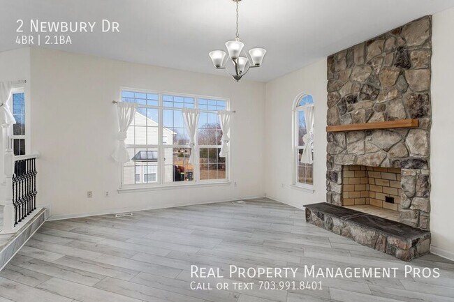 Building Photo - 2 Newbury Dr