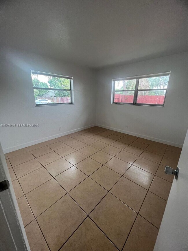 Building Photo - 919 NW 2nd Ave