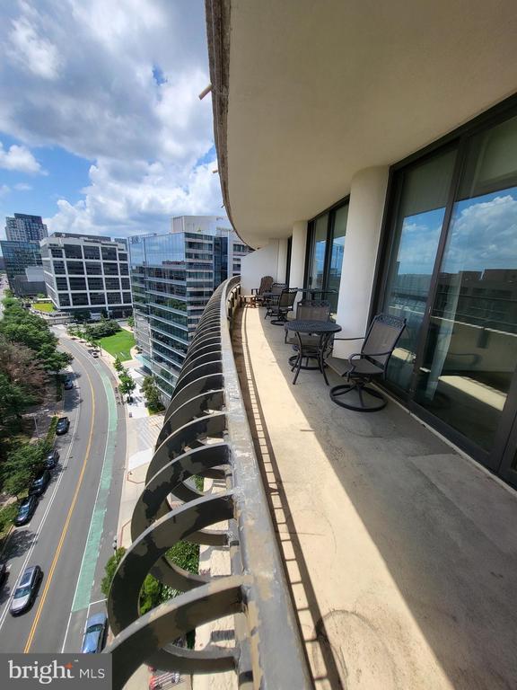 Building Photo - 1300 Crystal Dr