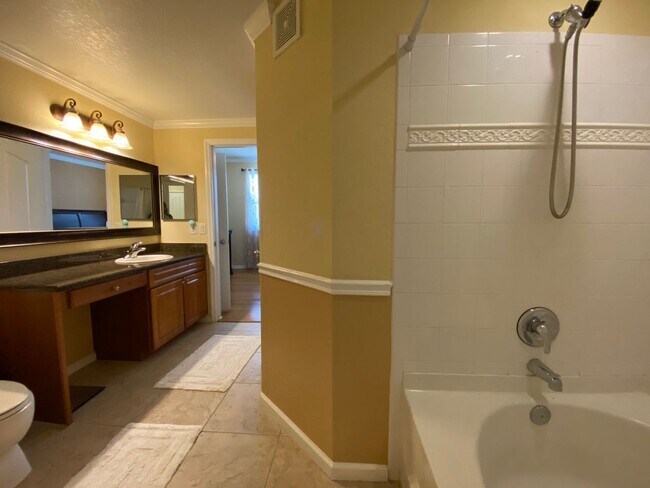 Building Photo - 12970 Positano Cir