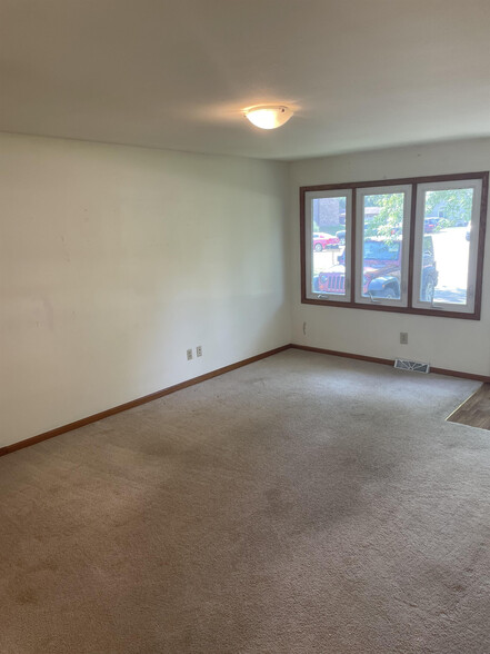 Building Photo - 2087 Colony Ct