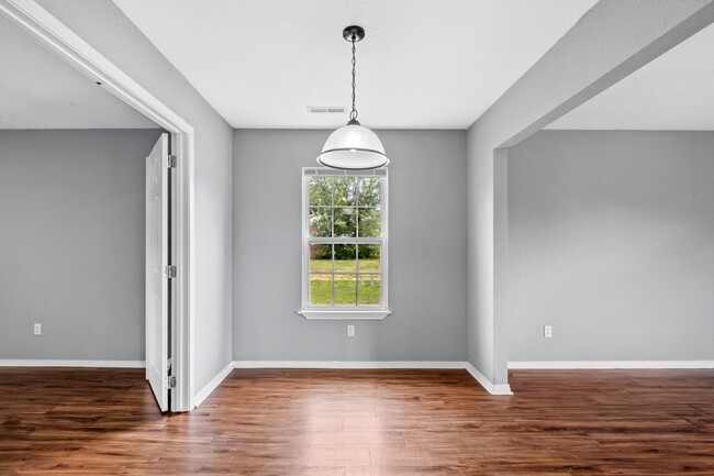 Building Photo - Pioneer Ln Duplex