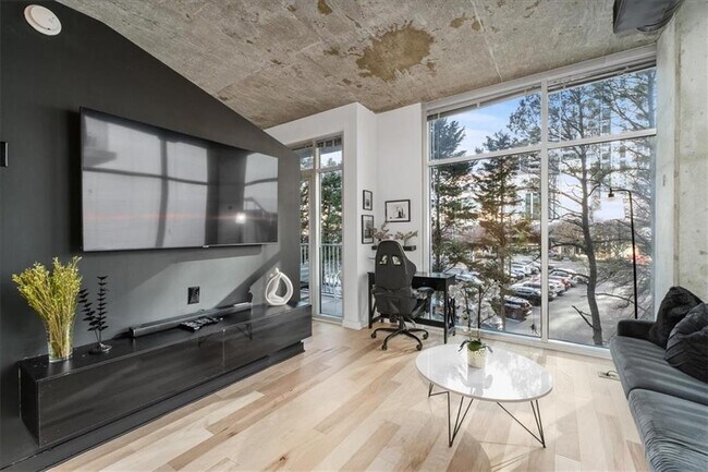 Building Photo - 250 Pharr Rd NE