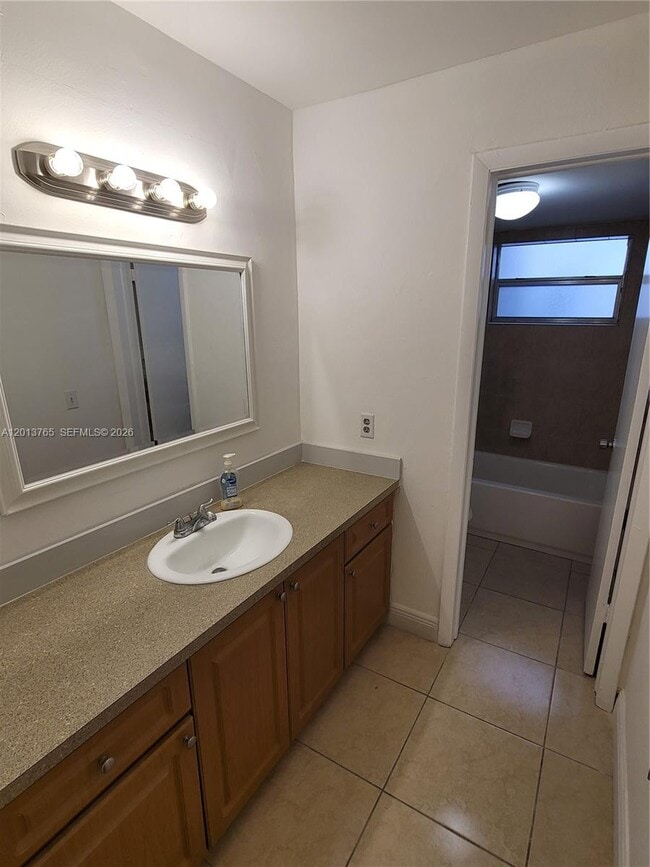 Building Photo - 3425 SW 89th Ave