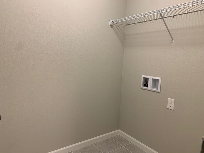 Building Photo - Main-Floor Living Meets Modern Comfort in Enclaves at Mountain Vista