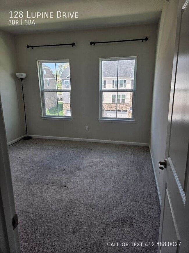 Building Photo - 128 Lupine Dr