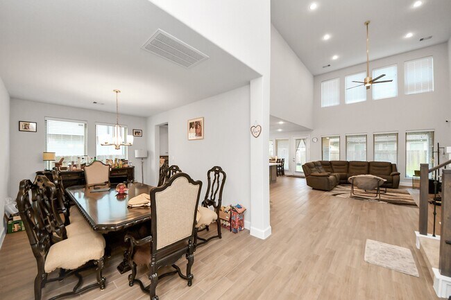 Building Photo - 5506 Onyx Fls Dr