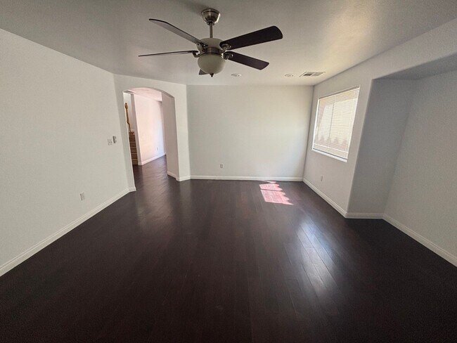 Building Photo - Charming 3-Bedroom Home with Modern Comfor...