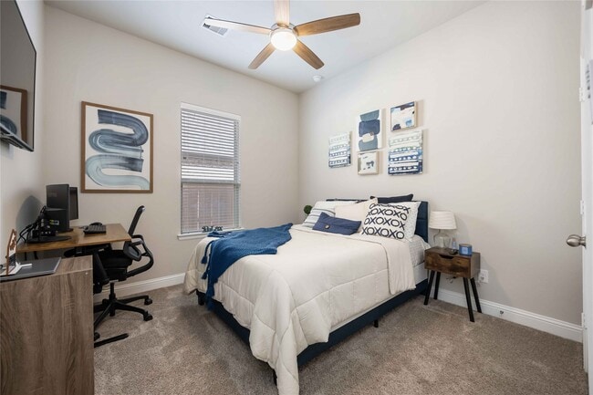 Building Photo - 5622 Vintage Oaks Ln