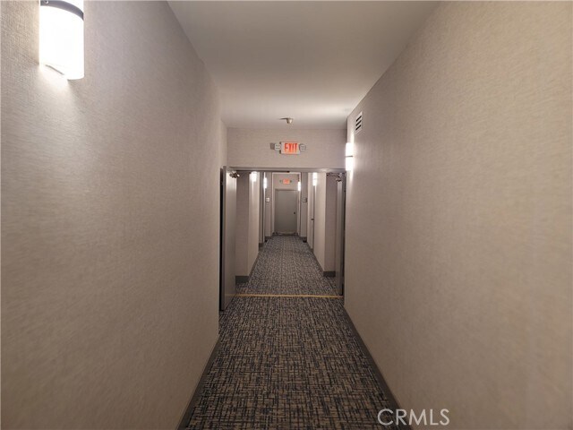 Building Photo - 450 N Oakhurst Dr