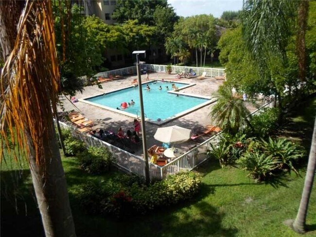 Building Photo - 8245 Lake Dr