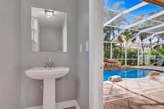 Building Photo - 11032 Boston Dr