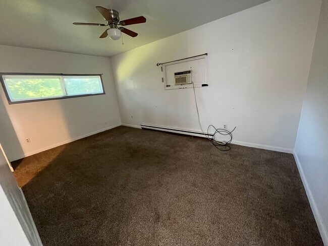 Building Photo - 103 N Ridge St