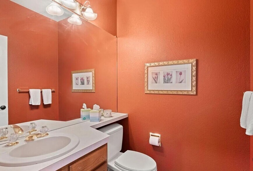 Building Photo - 318 Clare Dr