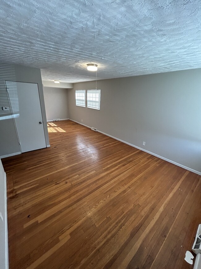 Building Photo - 225 Ben Nevis Rd
