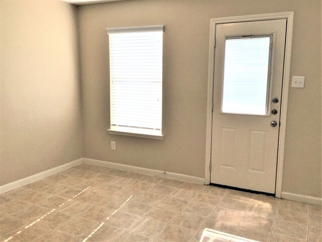 Building Photo - 16311 Hayesford Ln