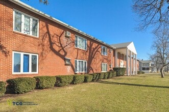 Building Photo - 445 Elm Pl